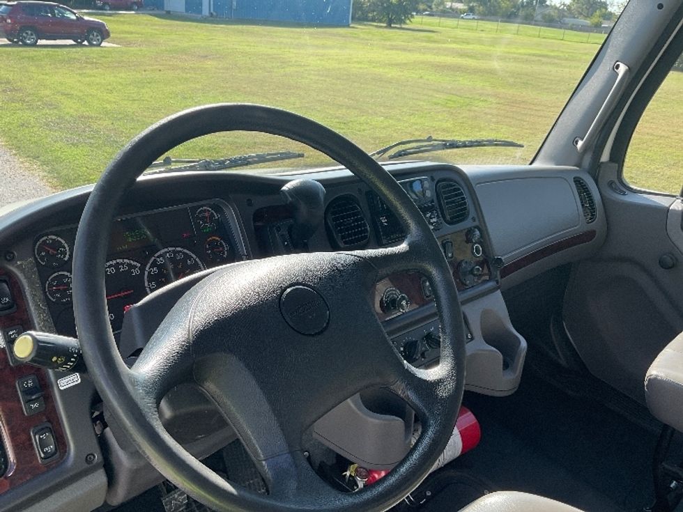 Medium Duty Box Truck-Light and Medium Duty Trucks-Freightliner-2022-M2-Tulsa-OK-162,930\n\t\tmiles-$ 65,500 - Image 17