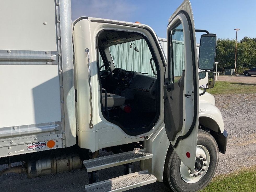 Medium Duty Box Truck-Light and Medium Duty Trucks-Freightliner-2022-M2-Tulsa-OK-162,930\n\t\tmiles-$ 65,500 - Image 20