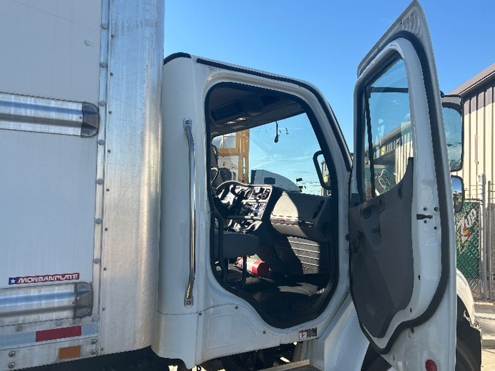 Medium Duty Box Truck-Light and Medium Duty Trucks-Freightliner-2022-M2-Tulsa-OK-169,164\n\t\tmiles-$ 56,250 - Image 19