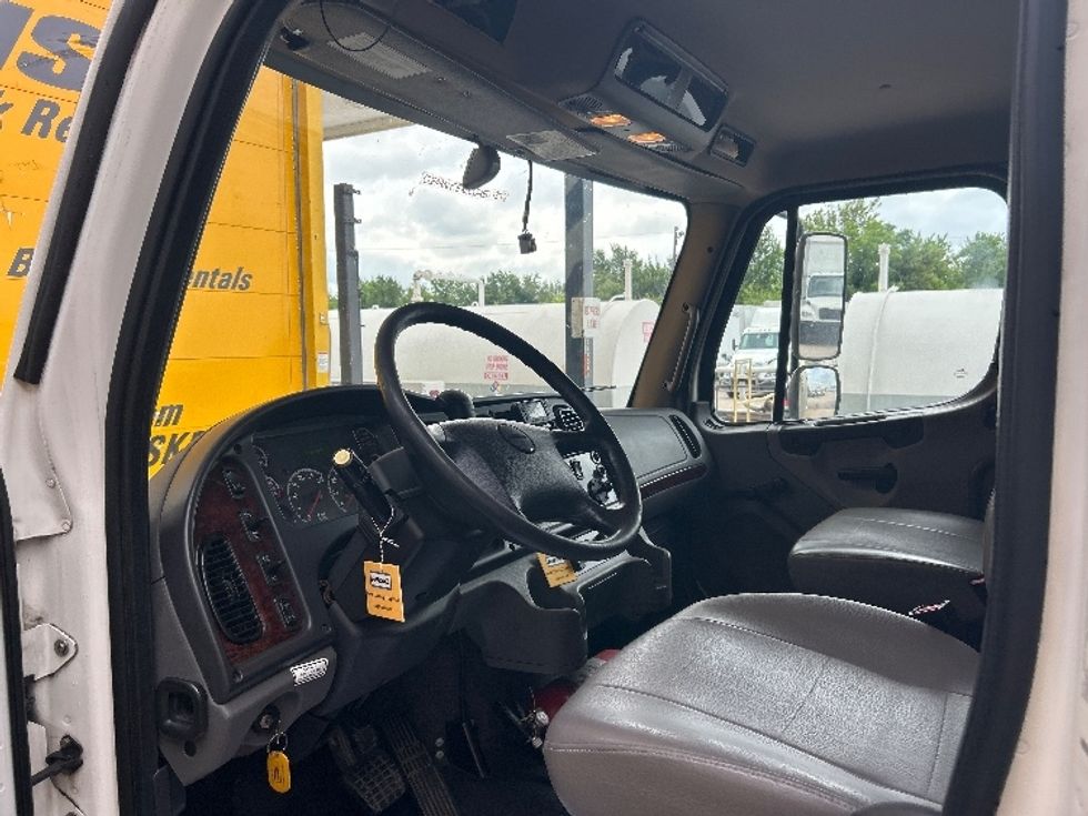 Medium Duty Box Truck-Light and Medium Duty Trucks-Freightliner-2022-M2-Waco-TX-258,592\n\t\tmiles-$ 46,250 - Image 17