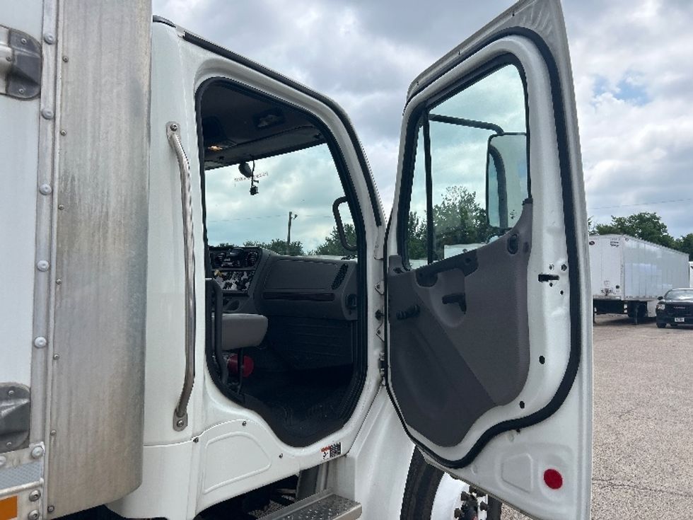 Medium Duty Box Truck-Light and Medium Duty Trucks-Freightliner-2022-M2-Waco-TX-258,592\n\t\tmiles-$ 46,250 - Image 20