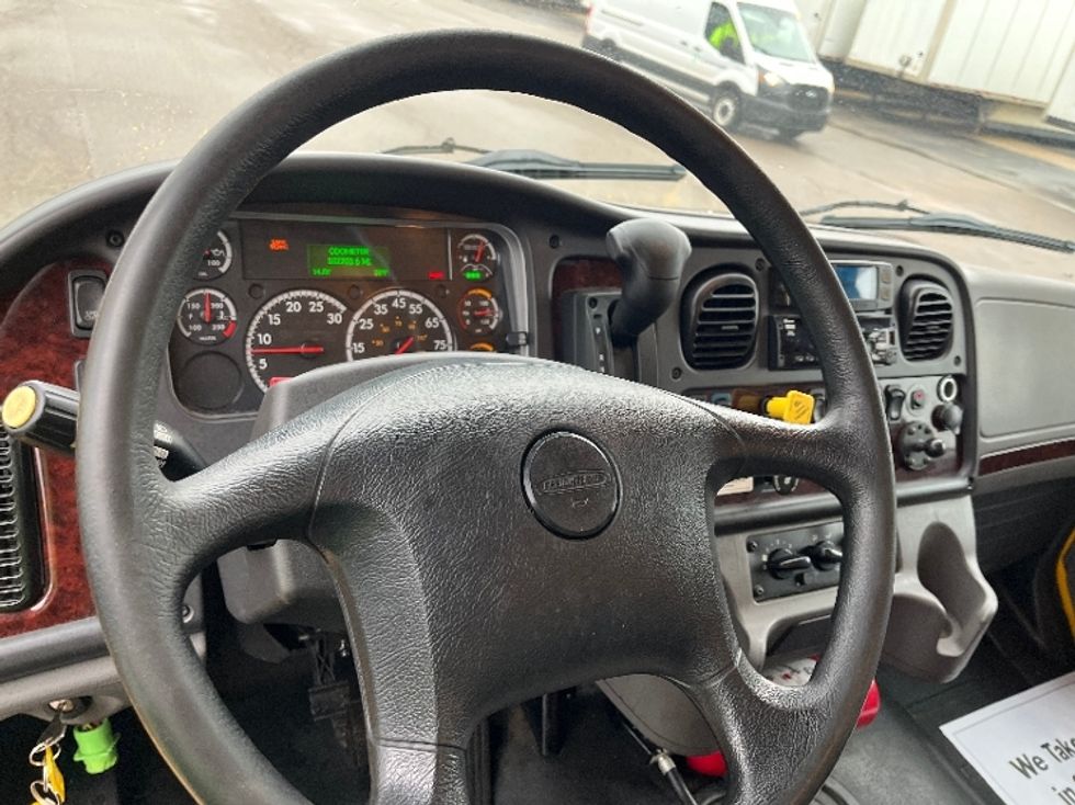 Medium Duty Box Truck-Light and Medium Duty Trucks-Freightliner-2022-M2-Warren-MI-112,500\n\t\tmiles-$ 73,000 - Image 14