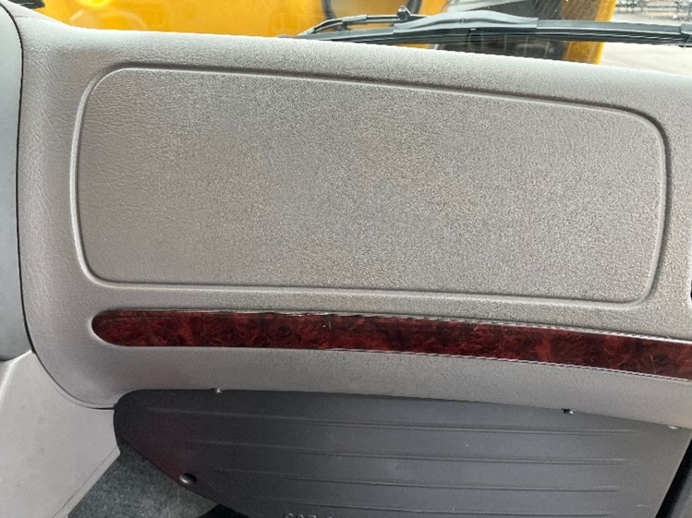 Medium Duty Box Truck-Light and Medium Duty Trucks-Freightliner-2022-M2-Warren-MI-112,500\n\t\tmiles-$ 73,000 - Image 18