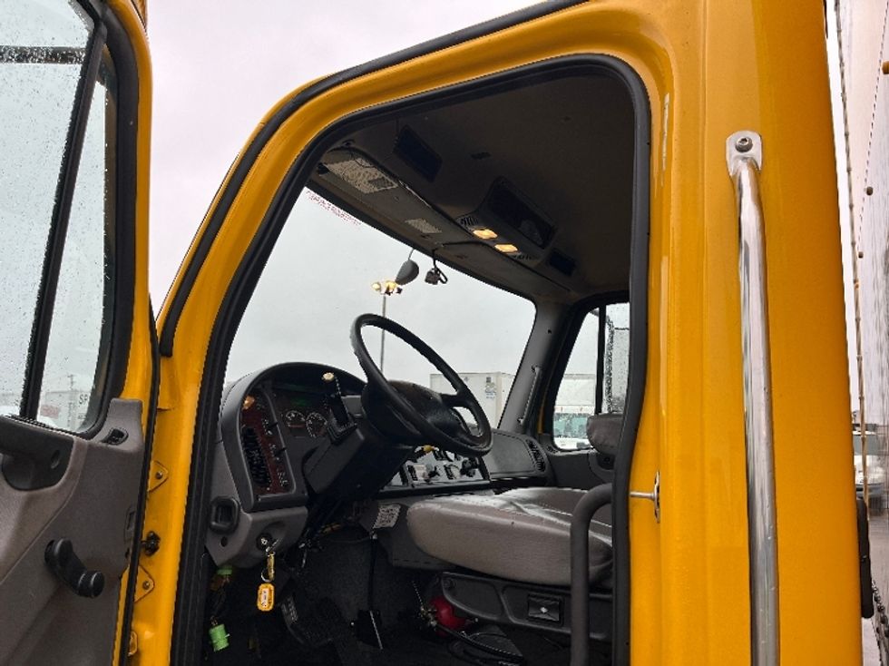 Medium Duty Box Truck-Light and Medium Duty Trucks-Freightliner-2022-M2-Warren-MI-112,500\n\t\tmiles-$ 73,000 - Image 22