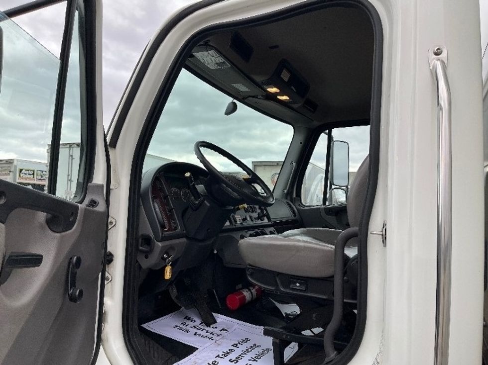 Medium Duty Box Truck-Light and Medium Duty Trucks-Freightliner-2022-M2-Warren-MI-128,659\n\t\tmiles-$ 71,250 - Image 16