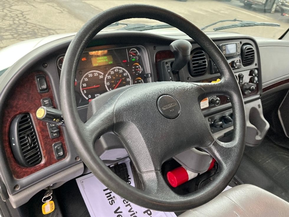 Medium Duty Box Truck-Light and Medium Duty Trucks-Freightliner-2022-M2-Warren-MI-128,659\n\t\tmiles-$ 71,250 - Image 17