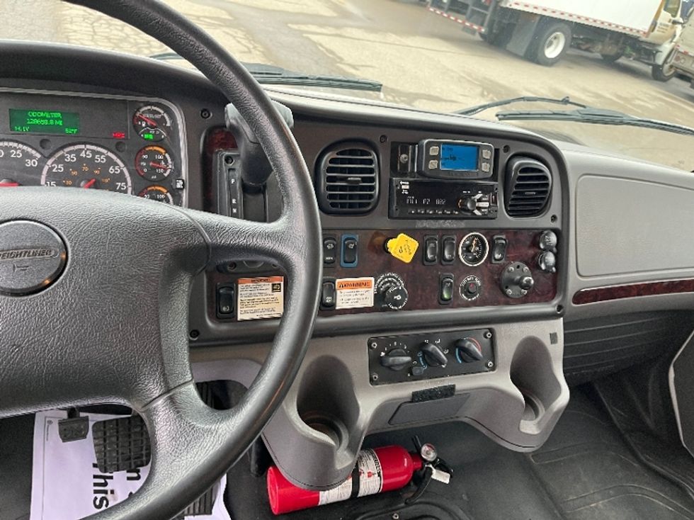 Medium Duty Box Truck-Light and Medium Duty Trucks-Freightliner-2022-M2-Warren-MI-128,659\n\t\tmiles-$ 71,250 - Image 18
