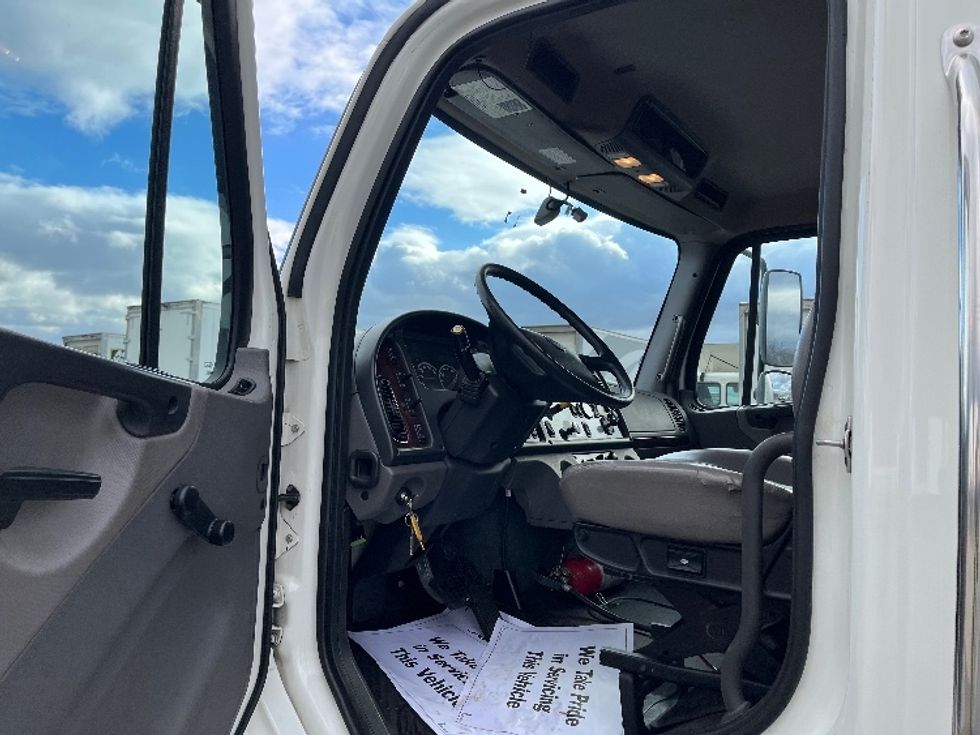 Medium Duty Box Truck-Light and Medium Duty Trucks-Freightliner-2022-M2-Warren-MI-153,667\n\t\tmiles-$ 67,000 - Image 16