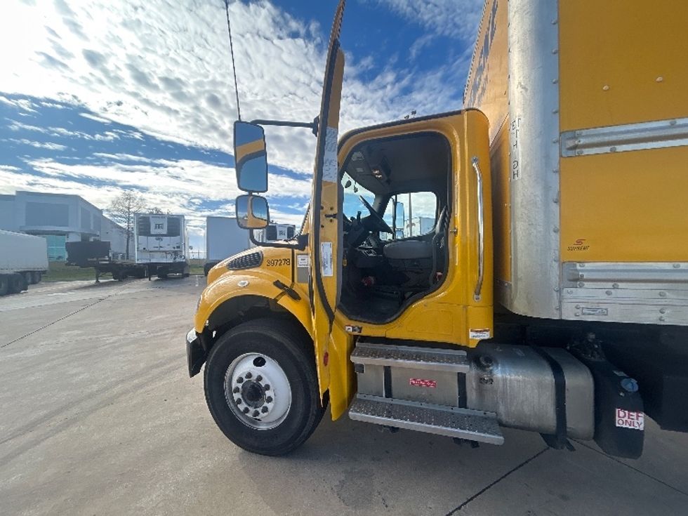 Medium Duty Box Truck-Light and Medium Duty Trucks-Freightliner-2022-M2-Waxahachie-TX-70,350\n\t\tmiles-$ 80,750 - Image 16