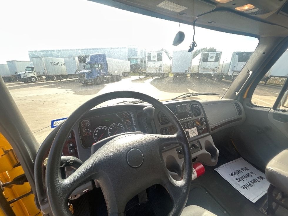 Medium Duty Box Truck-Light and Medium Duty Trucks-Freightliner-2022-M2-Waxahachie-TX-70,350\n\t\tmiles-$ 80,750 - Image 18