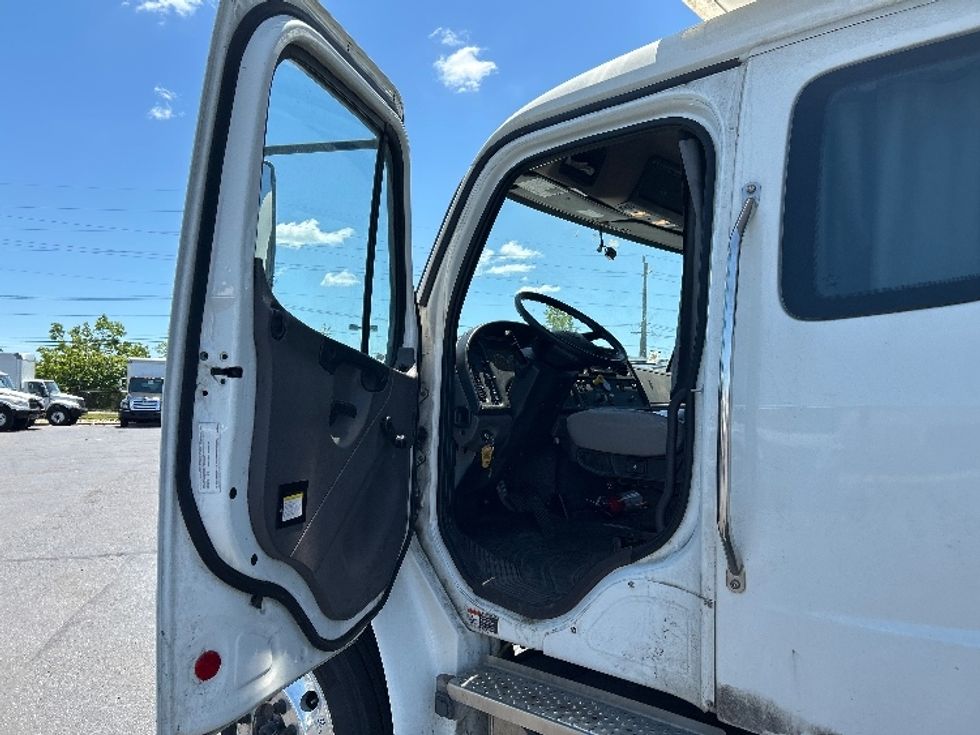 Medium Duty Box Truck-Light and Medium Duty Trucks-Freightliner-2022-M2-West Babylon-NY-329,419\n\t\tmiles-$ 49,750 - Image 16