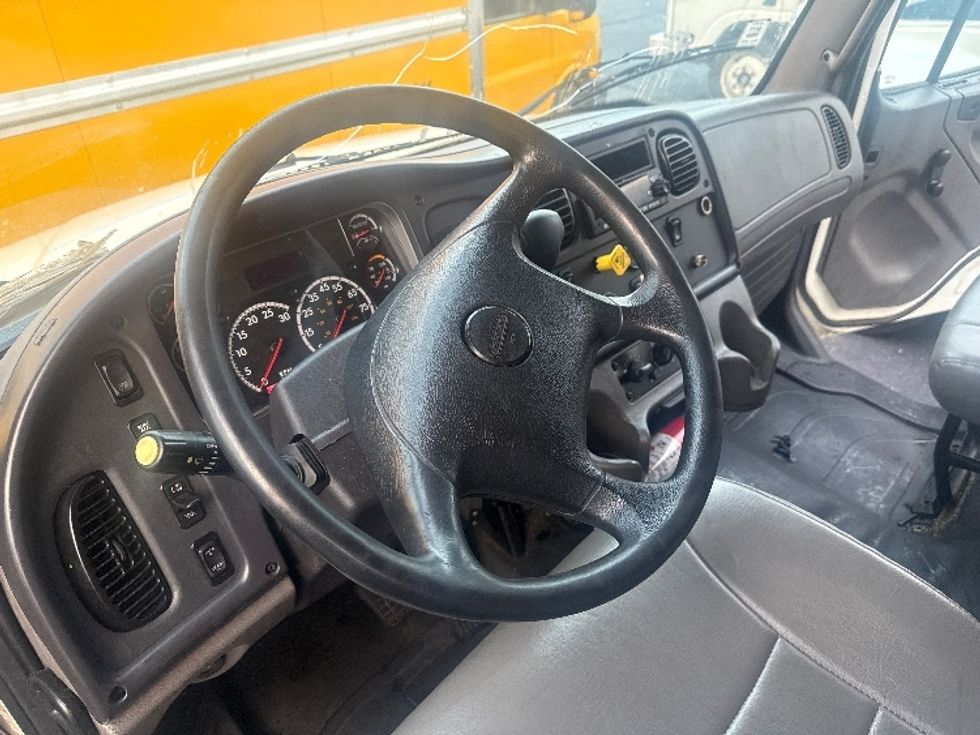 Medium Duty Box Truck-Light and Medium Duty Trucks-Freightliner-2022-M2-West Babylon-NY-329,419\n\t\tmiles-$ 49,750 - Image 17