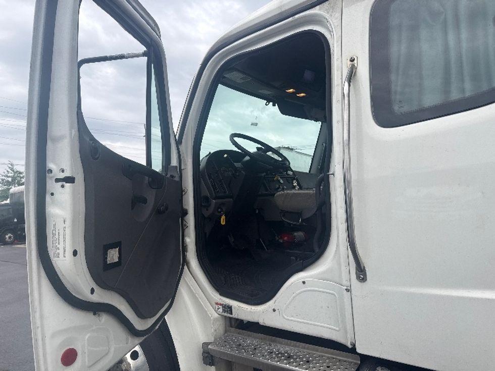 Medium Duty Box Truck-Light and Medium Duty Trucks-Freightliner-2022-M2-West Babylon-NY-342,388\n\t\tmiles-$ 44,750 - Image 15