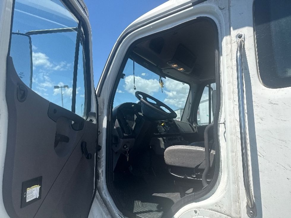 Medium Duty Box Truck-Light and Medium Duty Trucks-Freightliner-2022-M2-West Babylon-NY-364,515\n\t\tmiles-$ 38,250 - Image 16