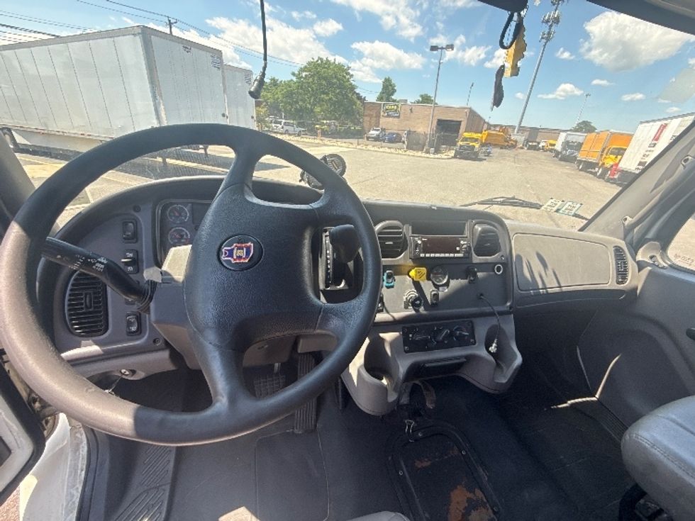 Medium Duty Box Truck-Light and Medium Duty Trucks-Freightliner-2022-M2-West Babylon-NY-364,515\n\t\tmiles-$ 38,250 - Image 18