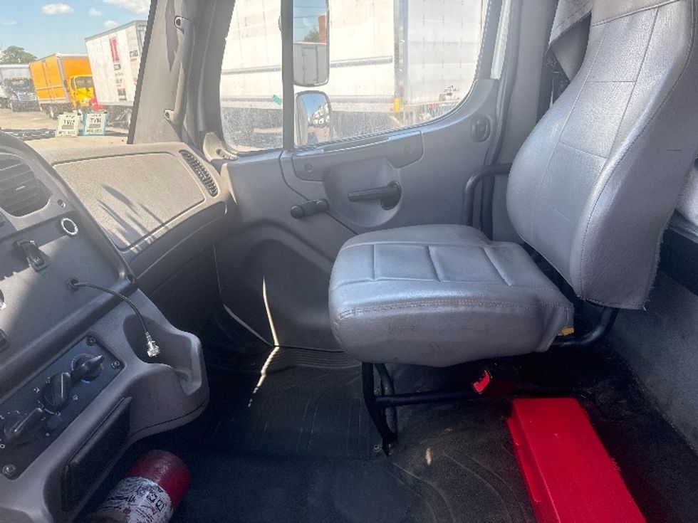 Medium Duty Box Truck-Light and Medium Duty Trucks-Freightliner-2022-M2-West Babylon-NY-364,515\n\t\tmiles-$ 38,250 - Image 19
