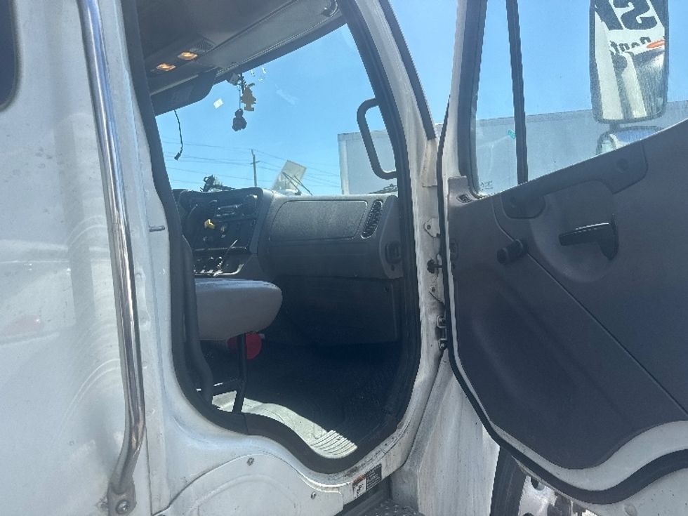 Medium Duty Box Truck-Light and Medium Duty Trucks-Freightliner-2022-M2-West Babylon-NY-364,515\n\t\tmiles-$ 38,250 - Image 20