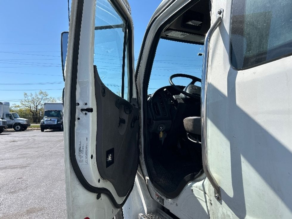 Medium Duty Box Truck-Light and Medium Duty Trucks-Freightliner-2022-M2-West Babylon-NY-374,012\n\t\tmiles-$ 40,250 - Image 16
