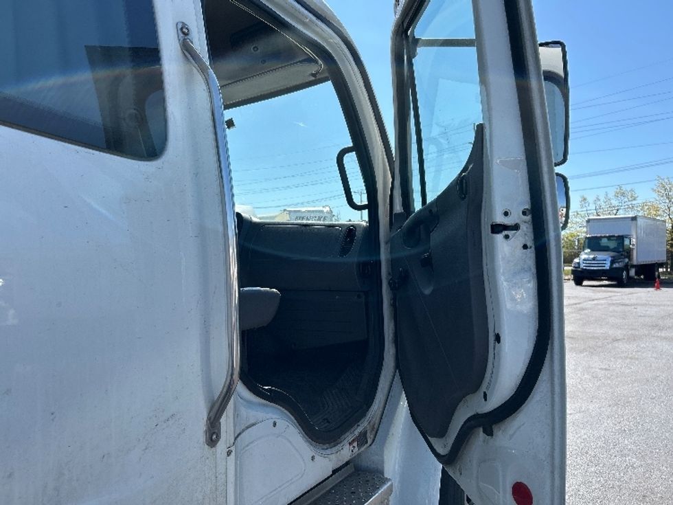 Medium Duty Box Truck-Light and Medium Duty Trucks-Freightliner-2022-M2-West Babylon-NY-374,012\n\t\tmiles-$ 40,250 - Image 20