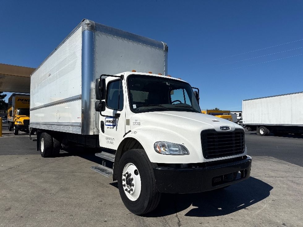 Medium Duty Box Truck-Light and Medium Duty Trucks-Freightliner-2022-M2-West Sacramento-CA-131,543\n\t\tmiles-$ 77,750 - Image 1