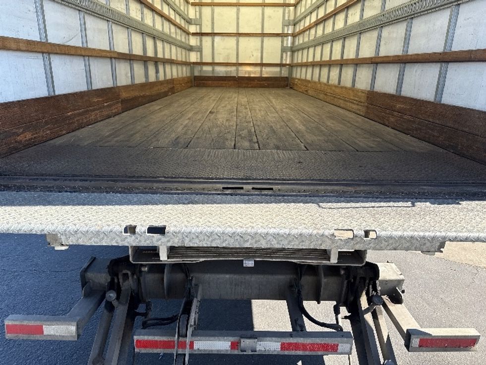 Medium Duty Box Truck-Light and Medium Duty Trucks-Freightliner-2022-M2-West Sacramento-CA-131,543\n\t\tmiles-$ 77,750 - Image 10