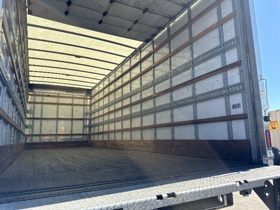 Medium Duty Box Truck-Light and Medium Duty Trucks-Freightliner-2022-M2-West Sacramento-CA-131,543\n\t\tmiles-$ 77,750 - Image 12