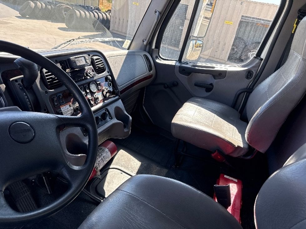Medium Duty Box Truck-Light and Medium Duty Trucks-Freightliner-2022-M2-West Sacramento-CA-131,543\n\t\tmiles-$ 77,750 - Image 18