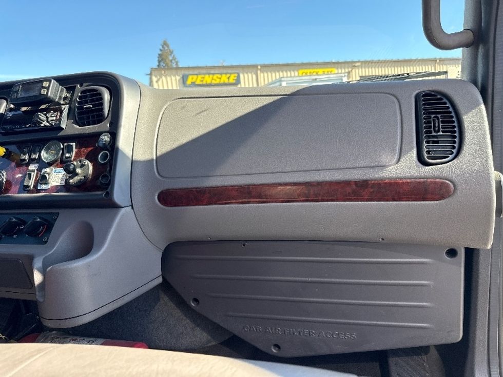 Medium Duty Box Truck-Light and Medium Duty Trucks-Freightliner-2022-M2-West Sacramento-CA-131,543\n\t\tmiles-$ 77,750 - Image 20