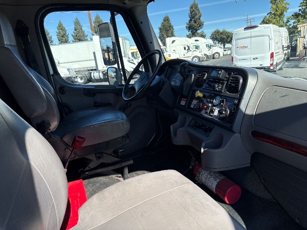 Medium Duty Box Truck-Light and Medium Duty Trucks-Freightliner-2022-M2-West Sacramento-CA-131,543\n\t\tmiles-$ 77,750 - Image 21