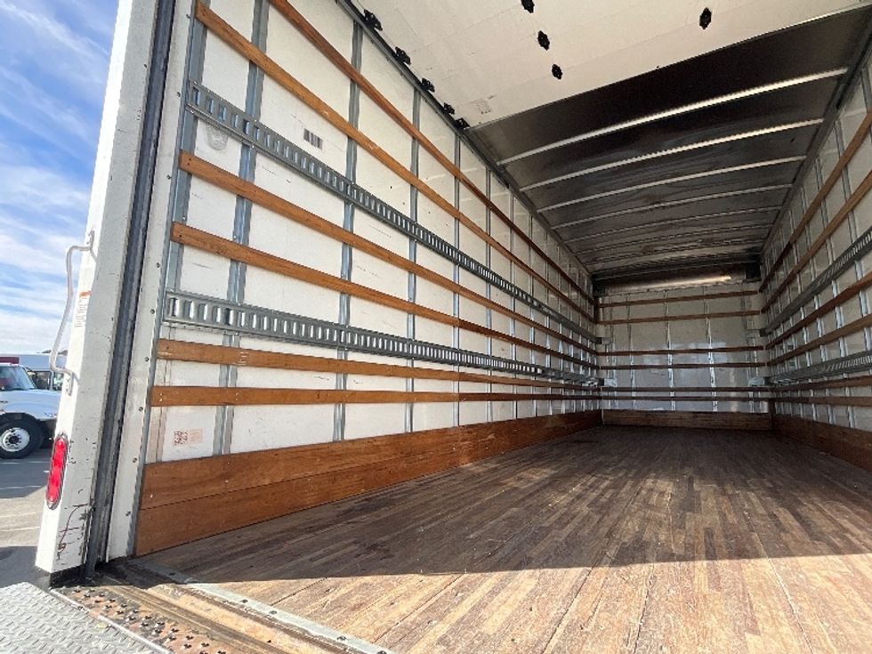 Medium Duty Box Truck-Light and Medium Duty Trucks-Freightliner-2022-M2-West Sacramento-CA-156,638\n\t\tmiles-$ 78,750 - Image 11