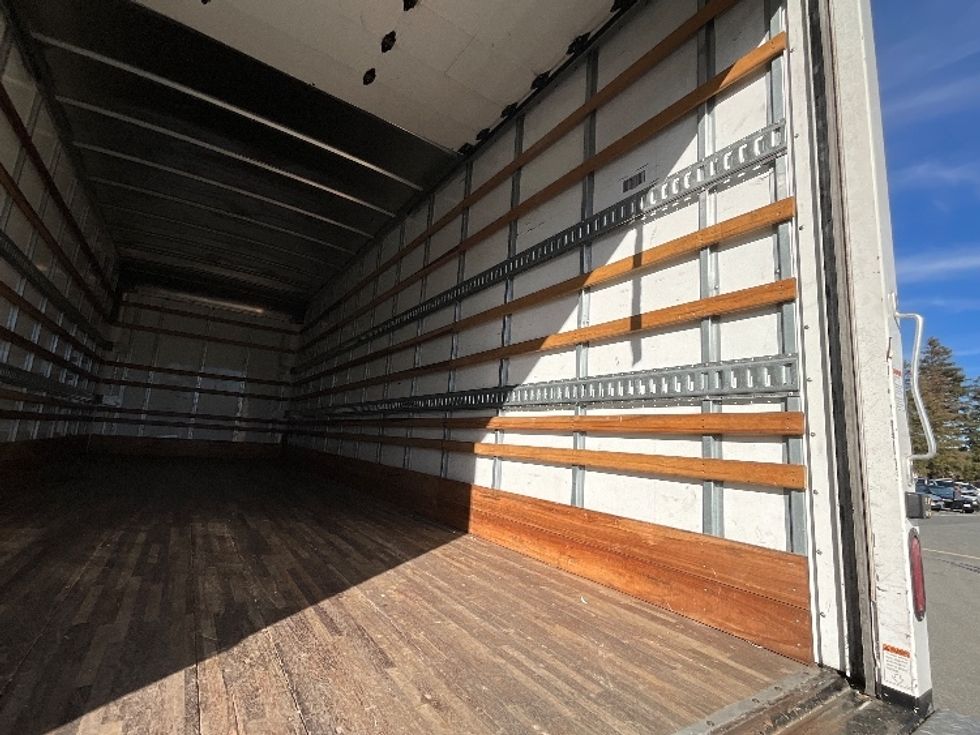 Medium Duty Box Truck-Light and Medium Duty Trucks-Freightliner-2022-M2-West Sacramento-CA-156,638\n\t\tmiles-$ 78,750 - Image 12