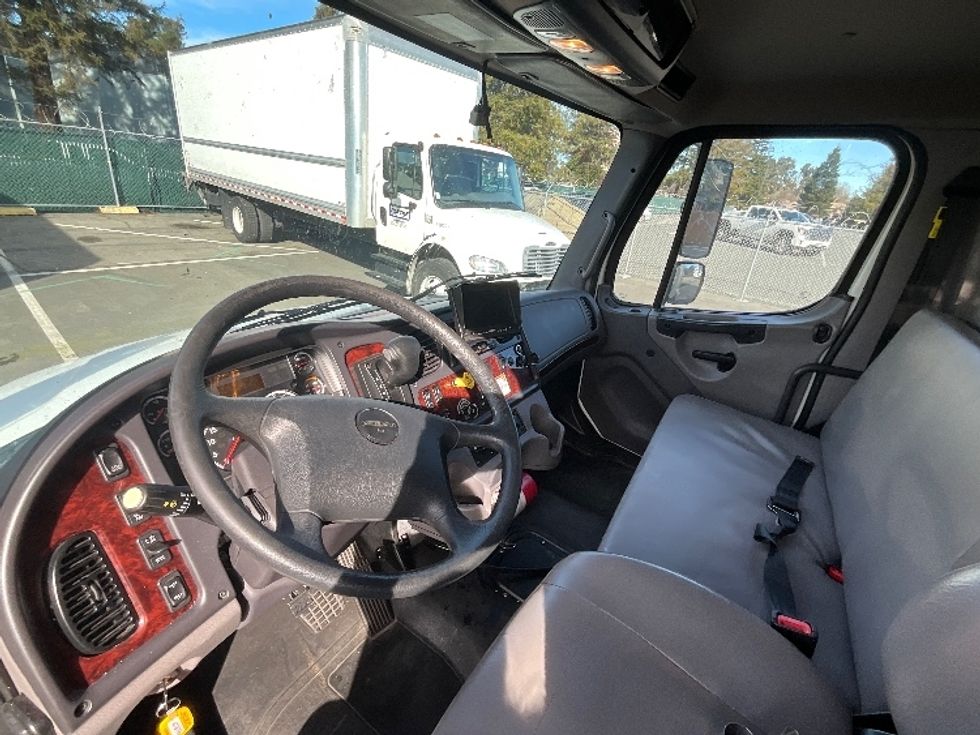 Medium Duty Box Truck-Light and Medium Duty Trucks-Freightliner-2022-M2-West Sacramento-CA-156,638\n\t\tmiles-$ 78,750 - Image 17
