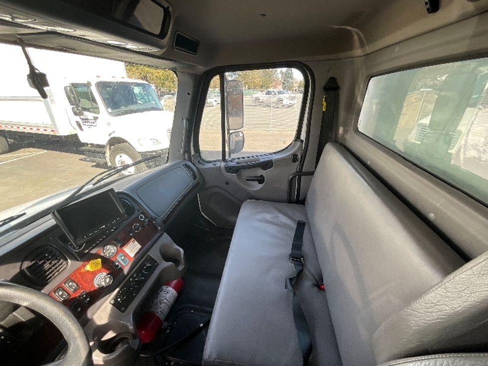 Medium Duty Box Truck-Light and Medium Duty Trucks-Freightliner-2022-M2-West Sacramento-CA-156,638\n\t\tmiles-$ 78,750 - Image 19