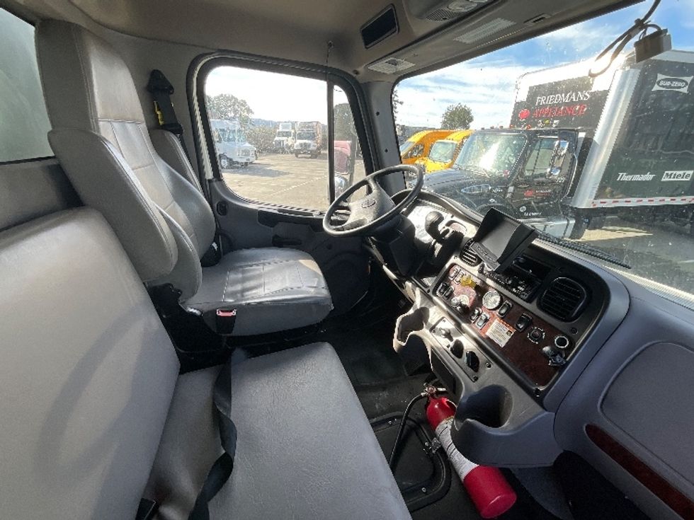 Medium Duty Box Truck-Light and Medium Duty Trucks-Freightliner-2022-M2-West Sacramento-CA-156,638\n\t\tmiles-$ 78,750 - Image 22