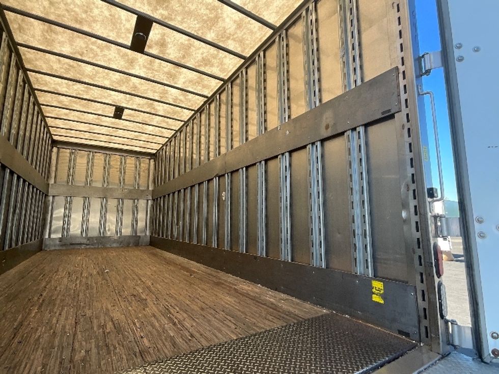 Medium Duty Box Truck-Light and Medium Duty Trucks-Freightliner-2022-M2-West Sacramento-CA-162,334\n\t\tmiles-$ 69,250 - Image 12