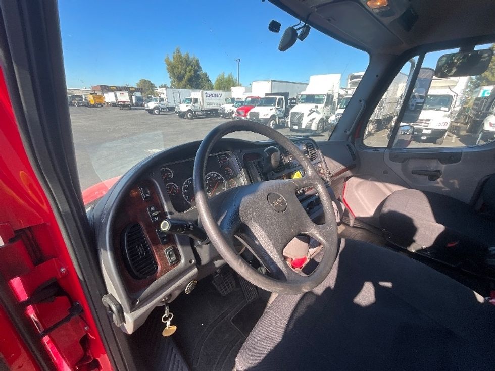 Medium Duty Box Truck-Light and Medium Duty Trucks-Freightliner-2022-M2-West Sacramento-CA-162,334\n\t\tmiles-$ 69,250 - Image 17
