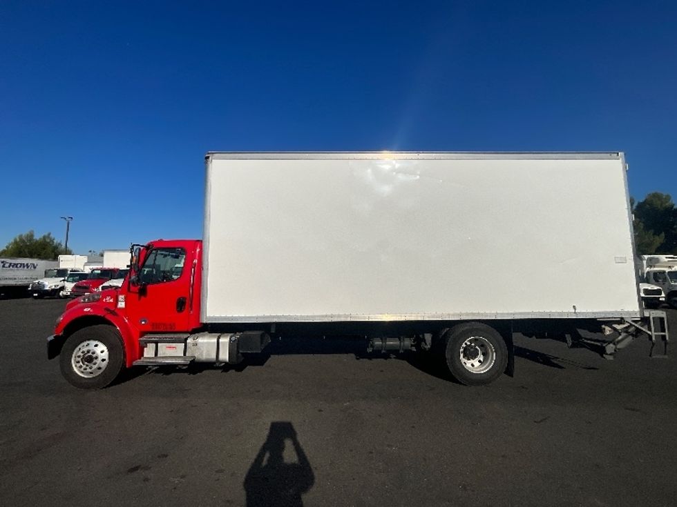 Medium Duty Box Truck-Light and Medium Duty Trucks-Freightliner-2022-M2-West Sacramento-CA-162,334\n\t\tmiles-$ 69,250 - Image 4