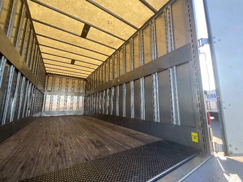 Medium Duty Box Truck-Light and Medium Duty Trucks-Freightliner-2022-M2-West Sacramento-CA-164,271\n\t\tmiles-$ 69,000 - Image 12