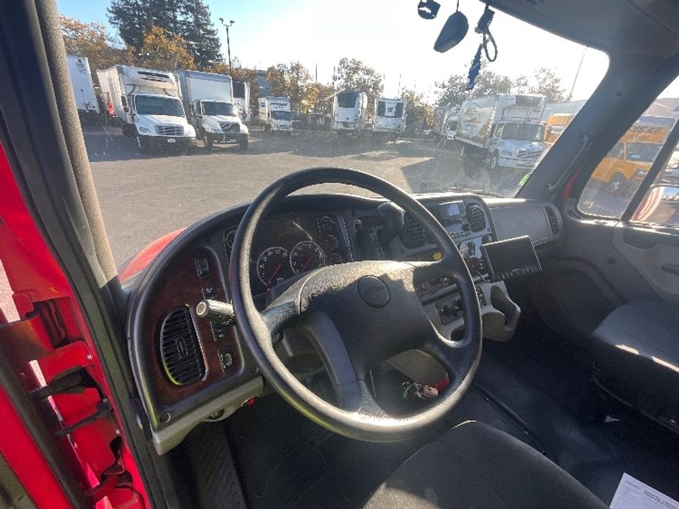 Medium Duty Box Truck-Light and Medium Duty Trucks-Freightliner-2022-M2-West Sacramento-CA-164,271\n\t\tmiles-$ 69,000 - Image 17
