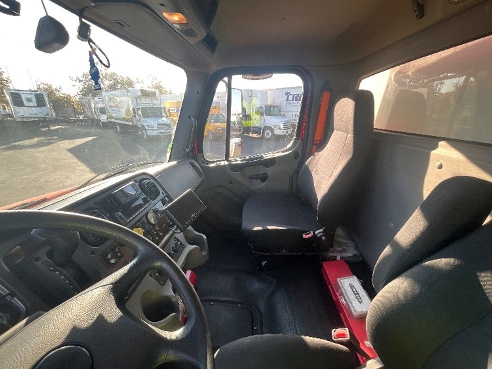 Medium Duty Box Truck-Light and Medium Duty Trucks-Freightliner-2022-M2-West Sacramento-CA-164,271\n\t\tmiles-$ 69,000 - Image 19