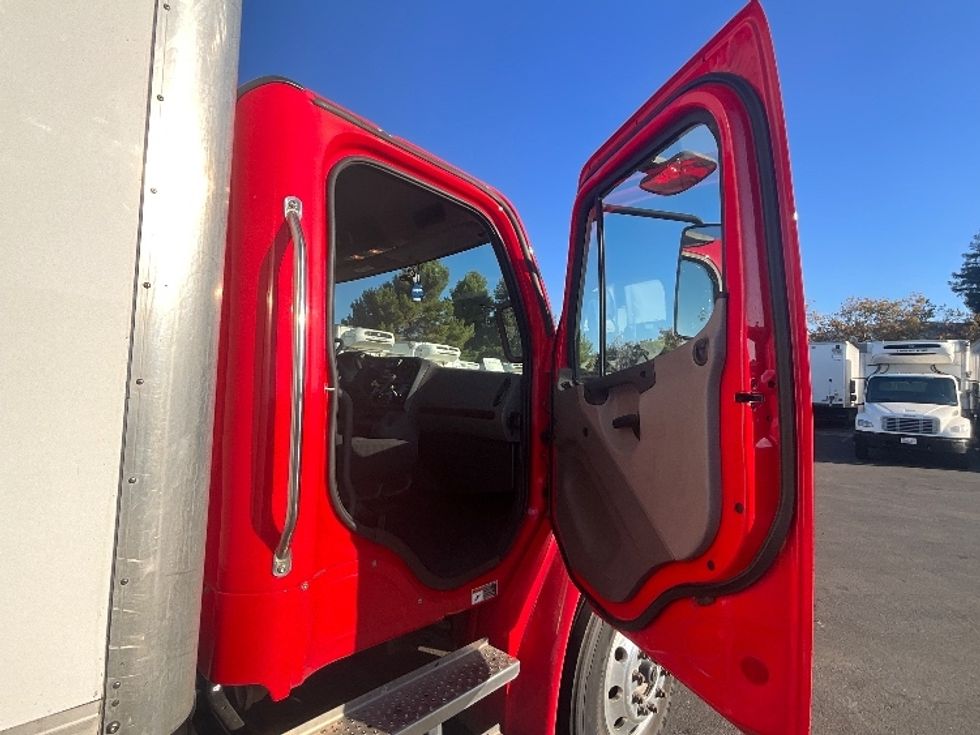 Medium Duty Box Truck-Light and Medium Duty Trucks-Freightliner-2022-M2-West Sacramento-CA-164,271\n\t\tmiles-$ 69,000 - Image 20