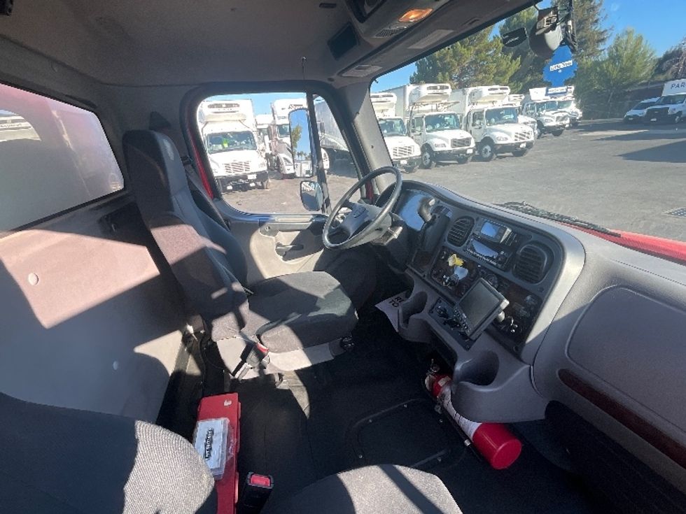 Medium Duty Box Truck-Light and Medium Duty Trucks-Freightliner-2022-M2-West Sacramento-CA-164,271\n\t\tmiles-$ 69,000 - Image 22
