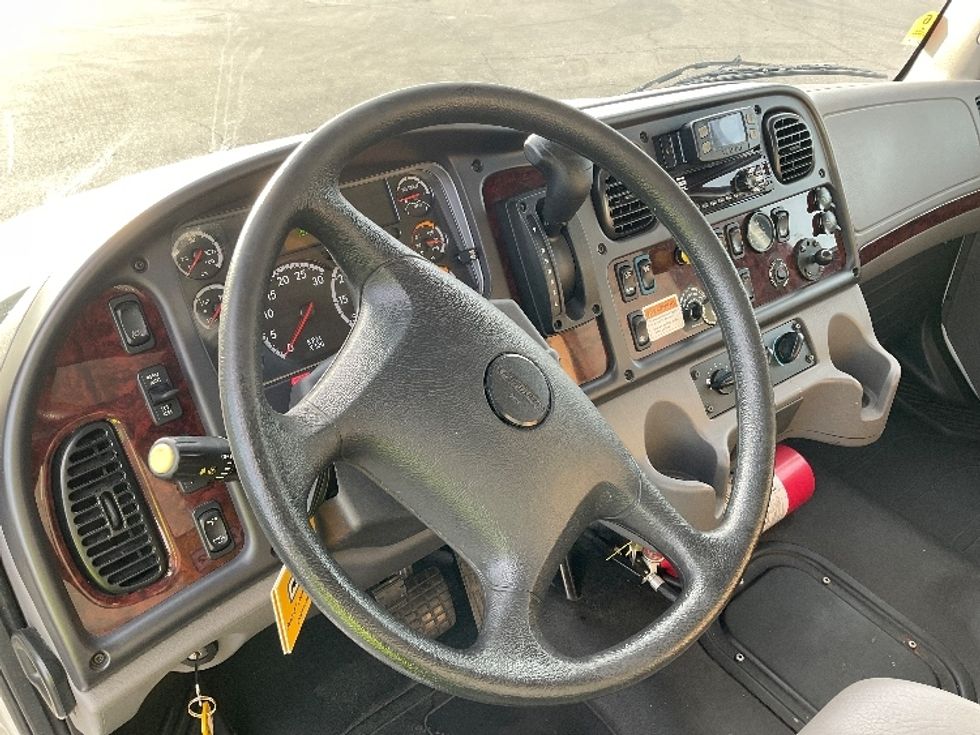 Medium Duty Box Truck-Light and Medium Duty Trucks-Freightliner-2022-M2-West Sacramento-CA-207,497\n\t\tmiles-$ 62,500 - Image 17