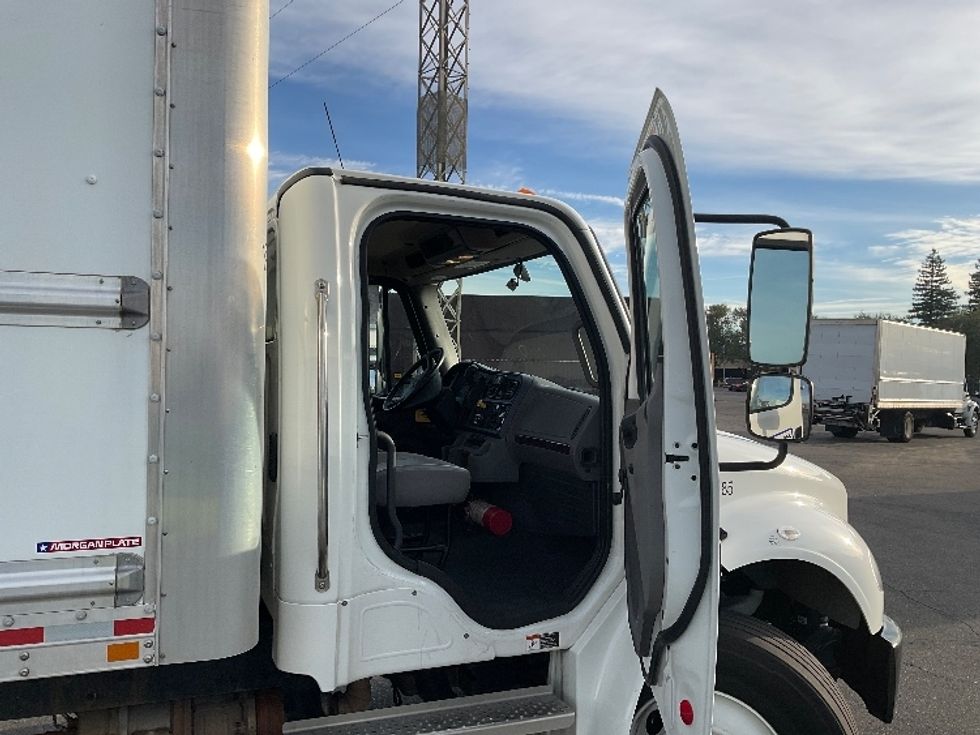 Medium Duty Box Truck-Light and Medium Duty Trucks-Freightliner-2022-M2-West Sacramento-CA-207,497\n\t\tmiles-$ 62,500 - Image 20