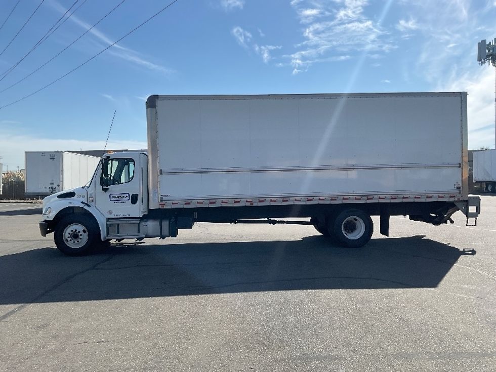 Medium Duty Box Truck-Light and Medium Duty Trucks-Freightliner-2022-M2-West Sacramento-CA-207,497\n\t\tmiles-$ 62,500 - Image 4
