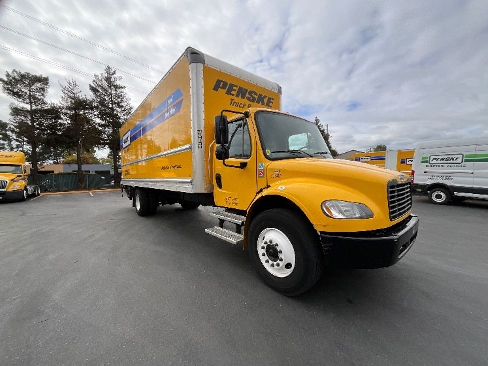 Medium Duty Box Truck-Light and Medium Duty Trucks-Freightliner-2022-M2-West Sacramento-CA-221,013\n\t\tmiles-$ 53,500 - Image 1