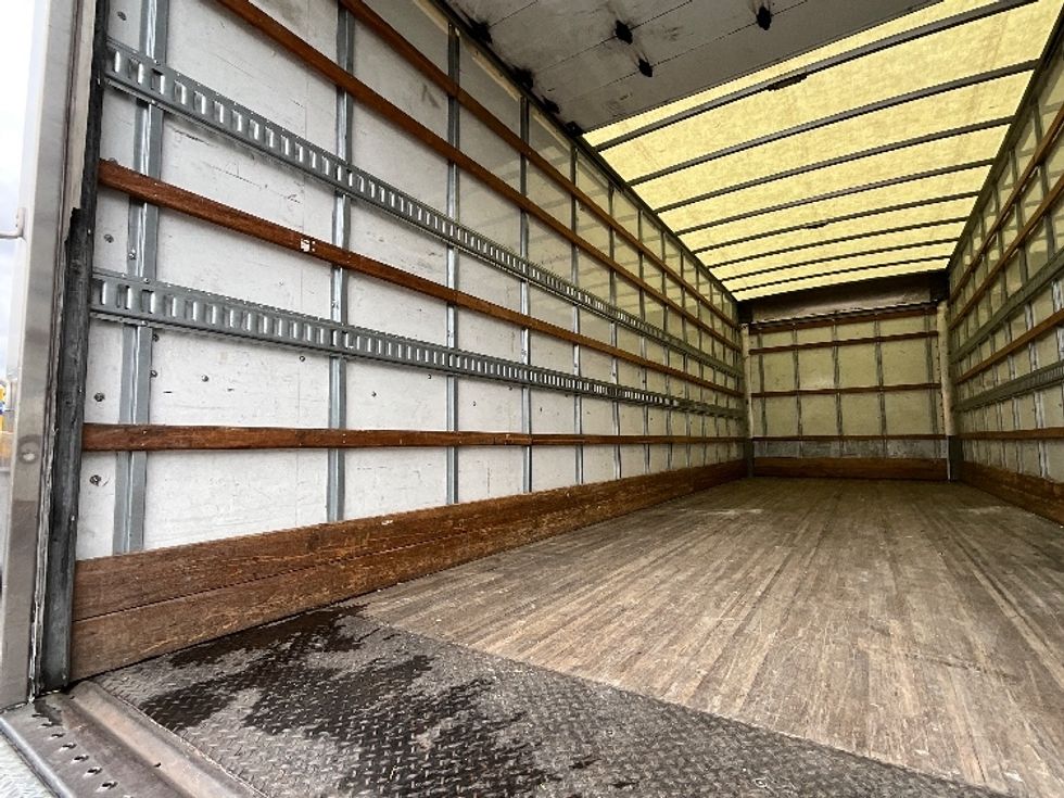 Medium Duty Box Truck-Light and Medium Duty Trucks-Freightliner-2022-M2-West Sacramento-CA-221,013\n\t\tmiles-$ 53,500 - Image 11
