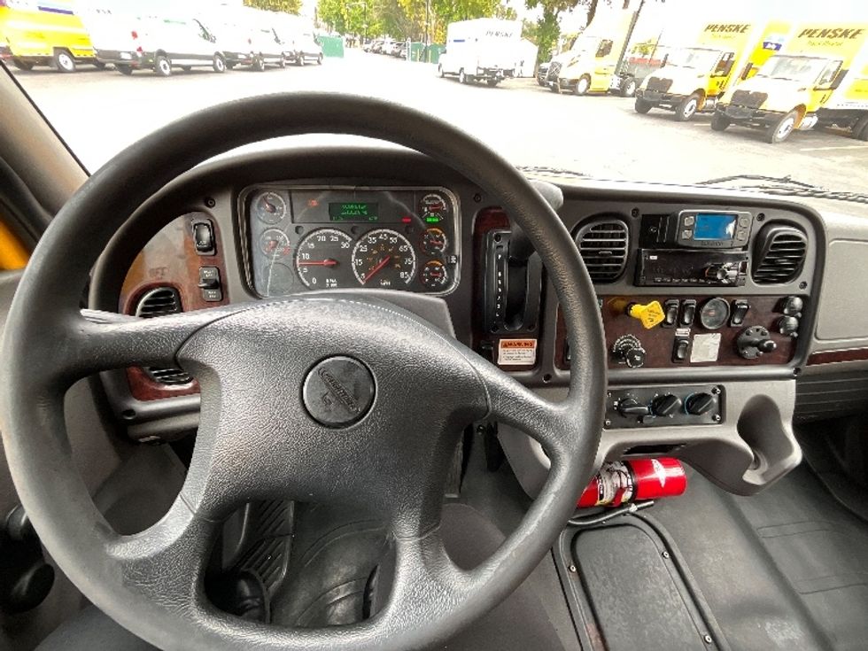 Medium Duty Box Truck-Light and Medium Duty Trucks-Freightliner-2022-M2-West Sacramento-CA-221,013\n\t\tmiles-$ 53,500 - Image 18