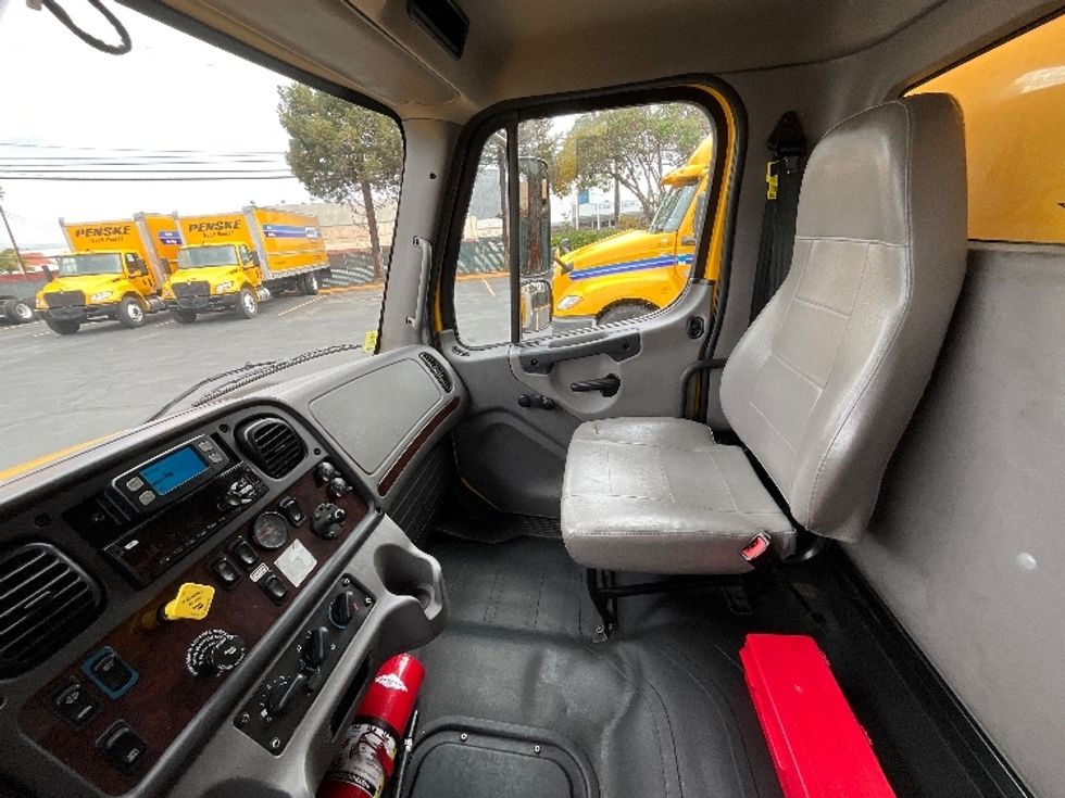 Medium Duty Box Truck-Light and Medium Duty Trucks-Freightliner-2022-M2-West Sacramento-CA-221,013\n\t\tmiles-$ 53,500 - Image 19