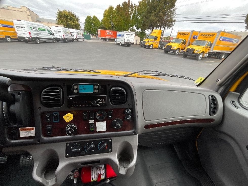 Medium Duty Box Truck-Light and Medium Duty Trucks-Freightliner-2022-M2-West Sacramento-CA-221,013\n\t\tmiles-$ 53,500 - Image 21